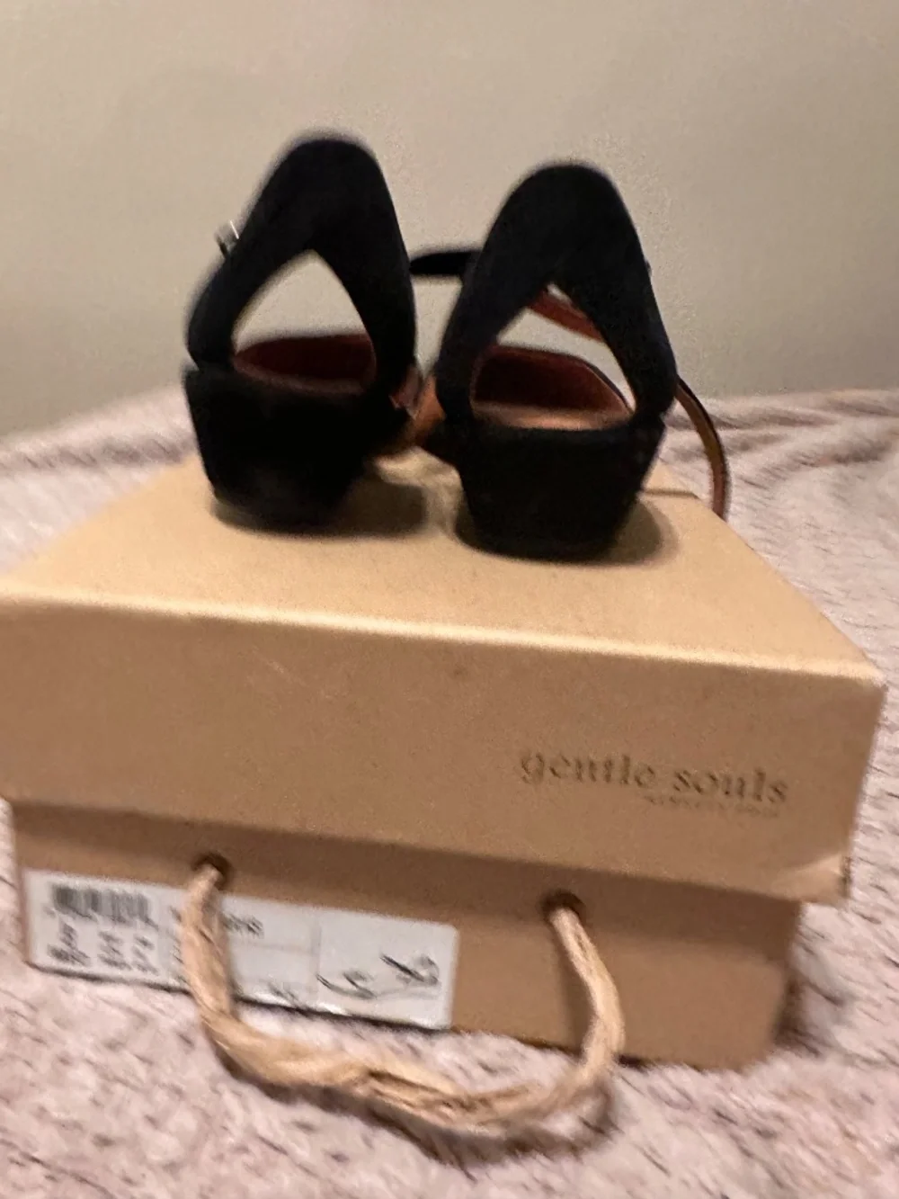 Gentle Souls by Kenneth Cole ‘Noa Star’ Sandal